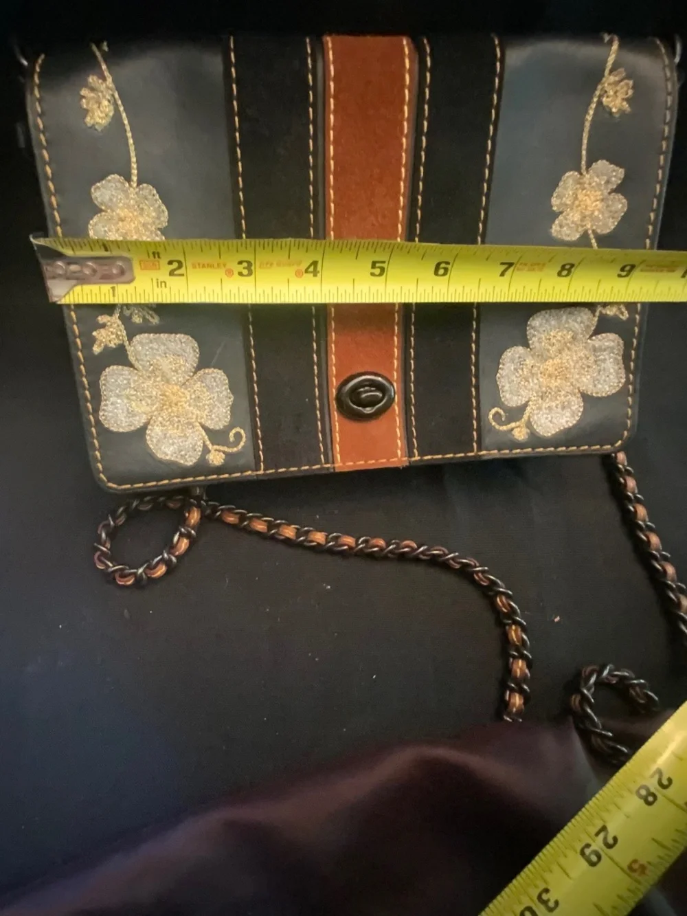 Vintage Coach black Dinky 24 Crossbody Purse